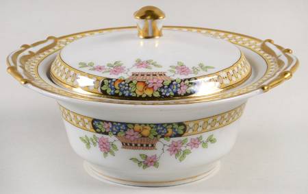Winton (Design on Edge) Sugar Bowl & Lid