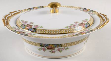 Winton (Design on Edge) Round Covered Vegetable
