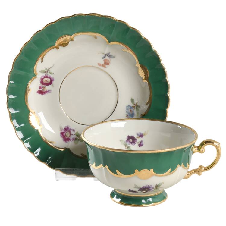 BAV549 Footed Cup & Saucer Set