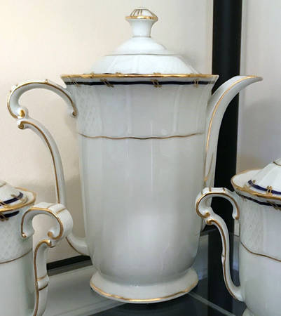 Saint Cloud Coffee Pot & Lid