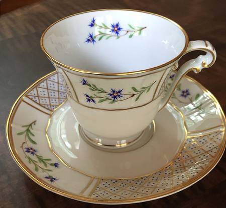 BER700 Footed Cup & Saucer Set