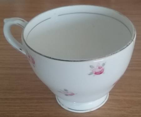 BLL24 Footed Cup