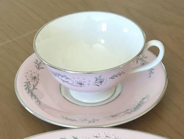BLR7 Footed Cup & Saucer Set