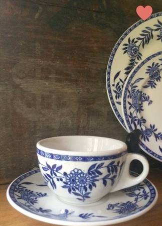 BWL9 Footed Cup & Saucer Set