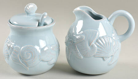 Seahorse and Seashell Menagerie Blue Creamer & Sugar & Lid w/Spoon Set