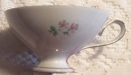 2074 Footed Cup
