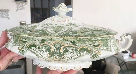 Cornwall Green Oval Covered Vegetable