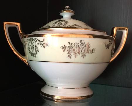 BLK186 Sugar Bowl & Lid
