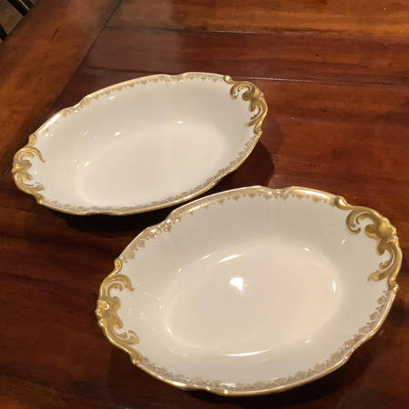 BER708 9" Oval Vegetable Bowl