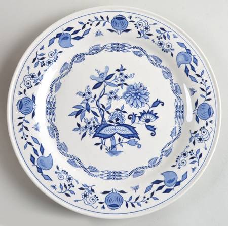 Dekor Zwiebel (Blue Onion) by Boch