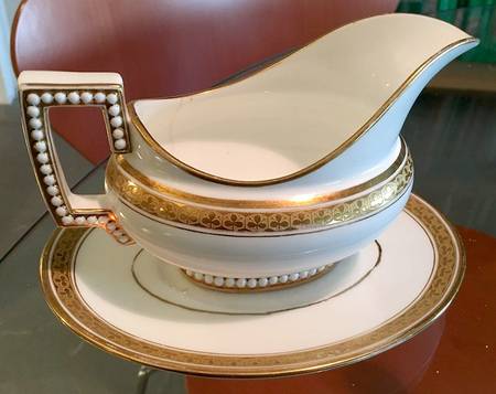 H2904 Gravy Boat & Underplate