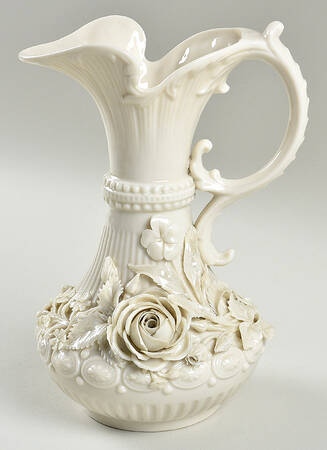 Vases 7'' Left Handled Aberdeen Vase