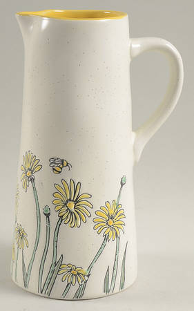 Daisy Bee Field 32 Oz Pitcher