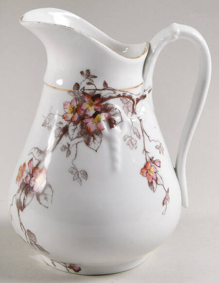 BBD13 24 Oz Pitcher
