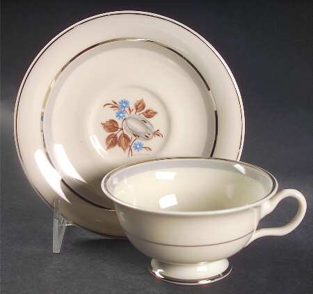 Astrid Footed Cup & Saucer Set