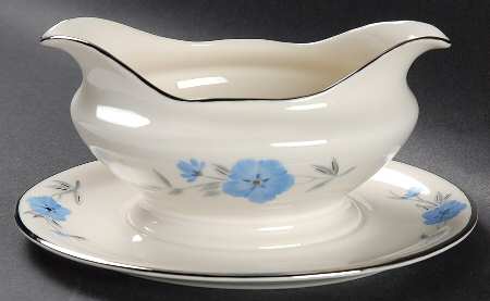 Beatrice Gravy Boat with Attached Underplate