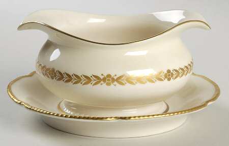 Bellwood Ivory Gravy Boat with Attached Underplate