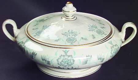 Caprice Round Covered Vegetable
