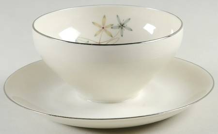 Contempo Gravy Boat with Attached Underplate