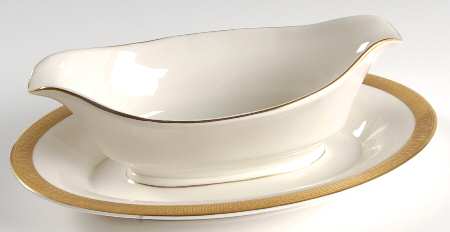 Crescendo Gravy Boat with Attached Underplate