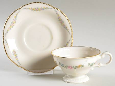 Crown Wreath Footed Cup & Saucer Set