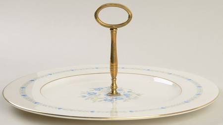 Devon Round Serving Plate with Handle (DP)