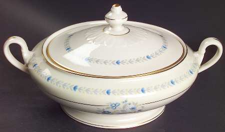 Devon Round Covered Vegetable