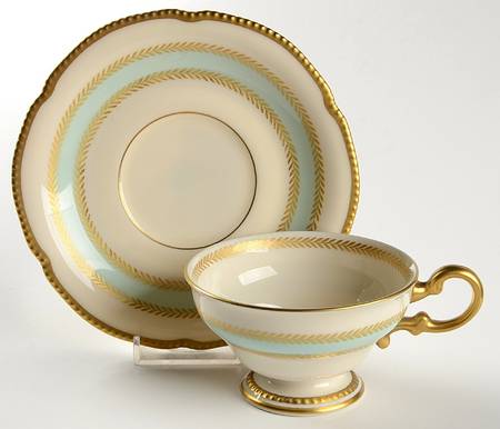 Dolores Footed Cup & Saucer Set