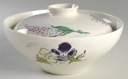 French Garden Round Covered Vegetable