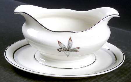 Glenwood Gravy Boat with Attached Underplate