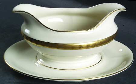 Golden Classic Gravy Boat with Attached Underplate
