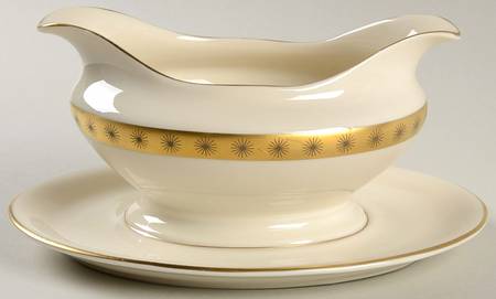 Golden Classic Gravy Boat with Attached Underplate