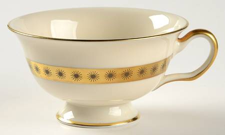 Golden Classic Footed Cup