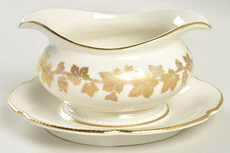 Golden Moment Gravy Boat with Attached Underplate