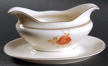 June Gravy Boat with Attached Underplate