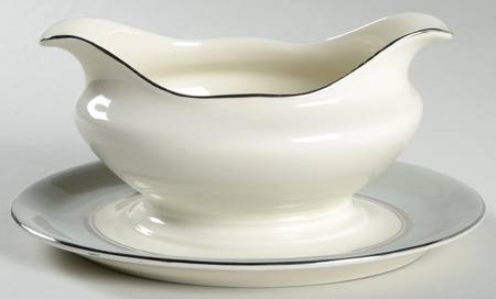 Lyric Gravy Boat with Attached Underplate