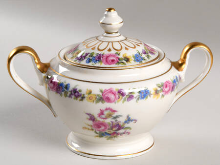 Manor Sugar Bowl & Lid