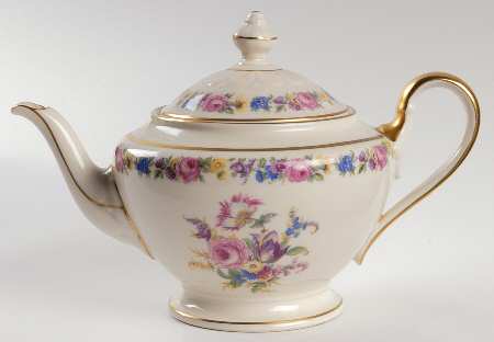 Manor Teapot & Lid