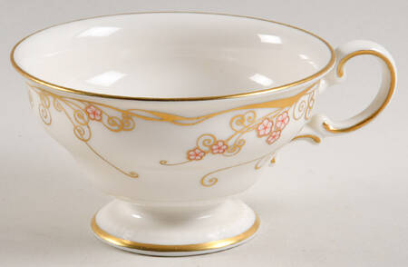 Nouvelle Footed Cup