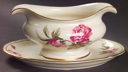 Peony Gravy Boat with Attached Underplate