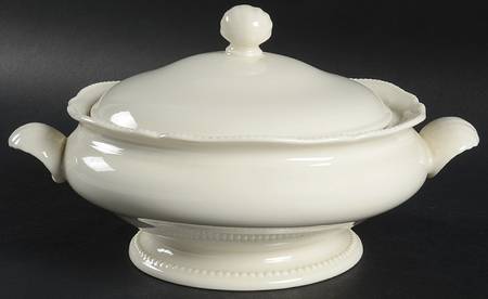 Pearl White Round Covered Vegetable