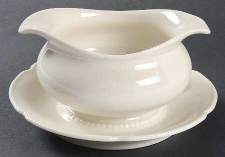 Pearl White Gravy Boat with Attached Underplate