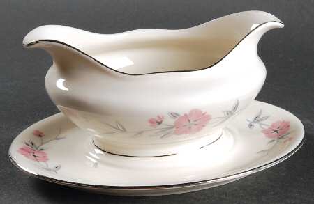 Priscilla (Platinum Trim) Gravy Boat with Attached Underplate