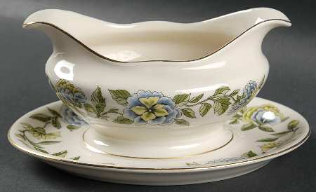 Ravenna Gravy Boat with Attached Underplate