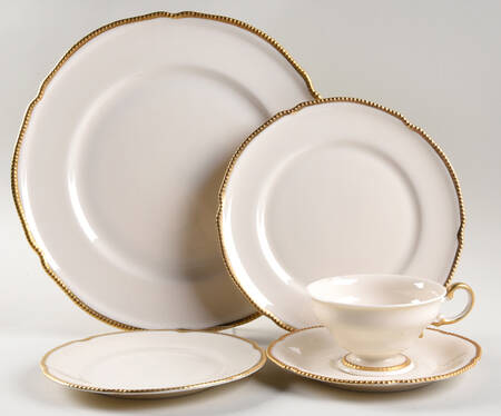 Sovereign 40 Piece Estate Set