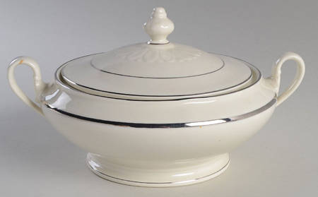 St. Regis Round Covered Vegetable