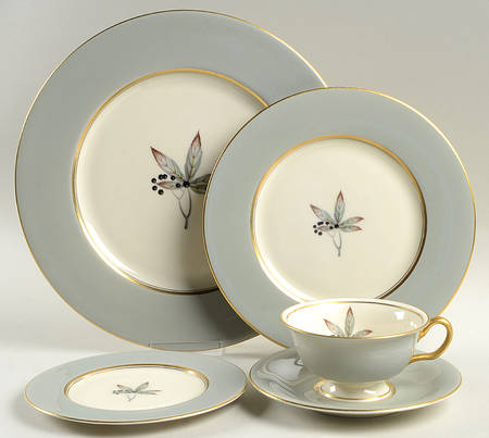 Woodmere 5 Piece Place Setting by Castleton (USA)