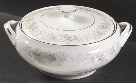Carrousel Round Covered Vegetable