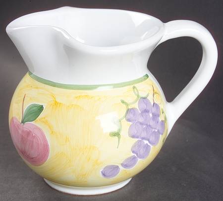 Frutta 24 Oz Pitcher
