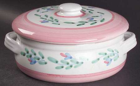Pink Garland 1.25 Qt Round Covered Casserole